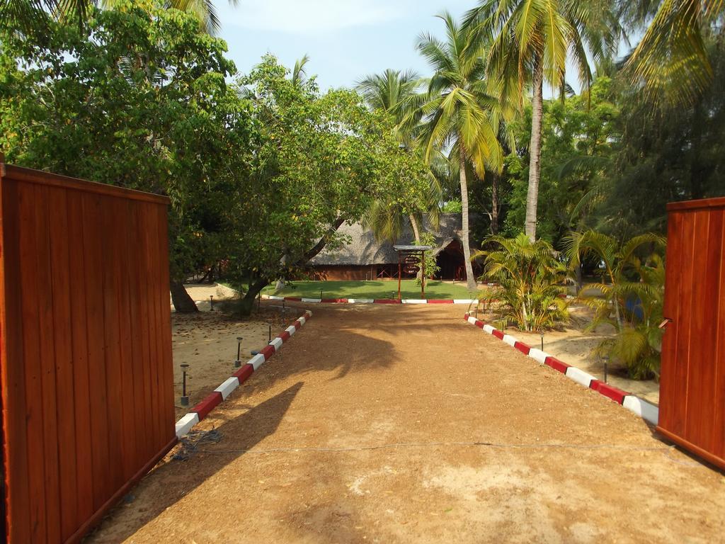 Hotel Lord Of The Forest Batticaloa Zimmer foto